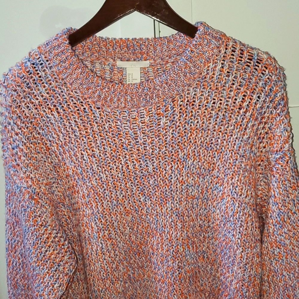 🏀 H&M Orange & Blue Sweater